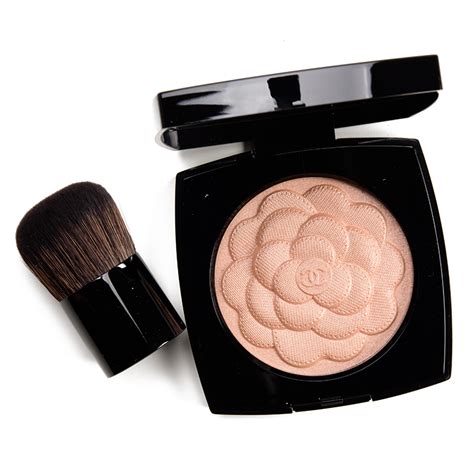 chanel reve de camelia highlighter.